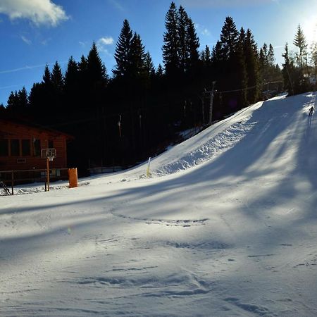 Ubytovani Skipot Lägenhet Potucky Exteriör bild